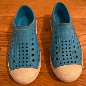 Native Jefferson Water Shoes- Turquoise (size 12)